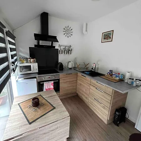 T1 Au Calme Apartment *